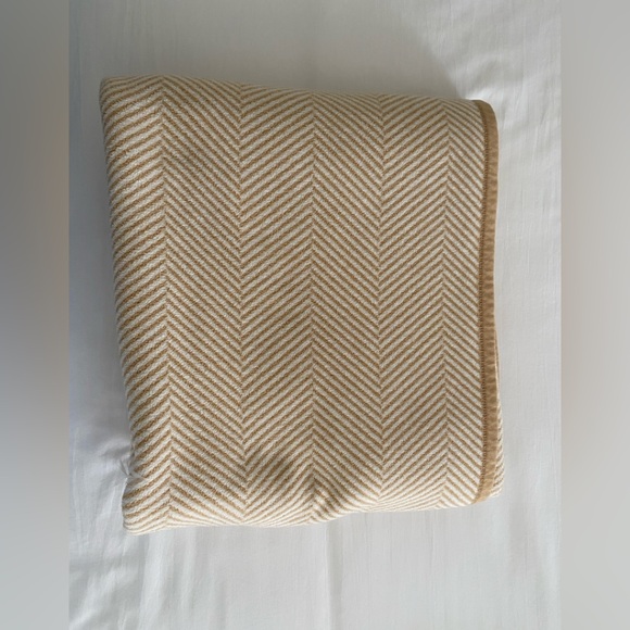 Chappywrap Herringbone Blanket - Picture 2 of 6